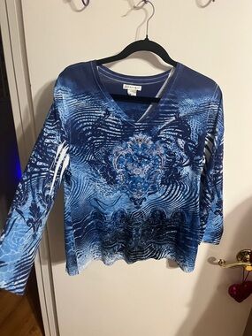 💜 Large Hannah Blue V-Neck Long Sleeve Printed Top